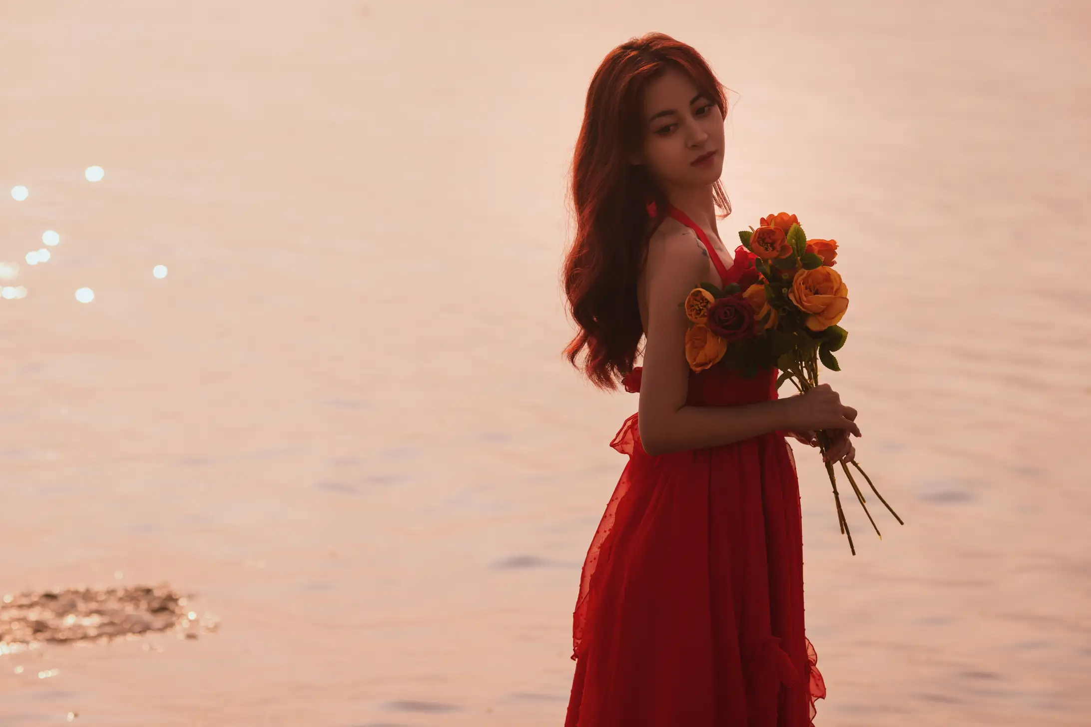 [YITUYU] 2022.09.02 Vol.1849 – Sunset at the seaside and girl in red dress Yixuan-#[33P]-13