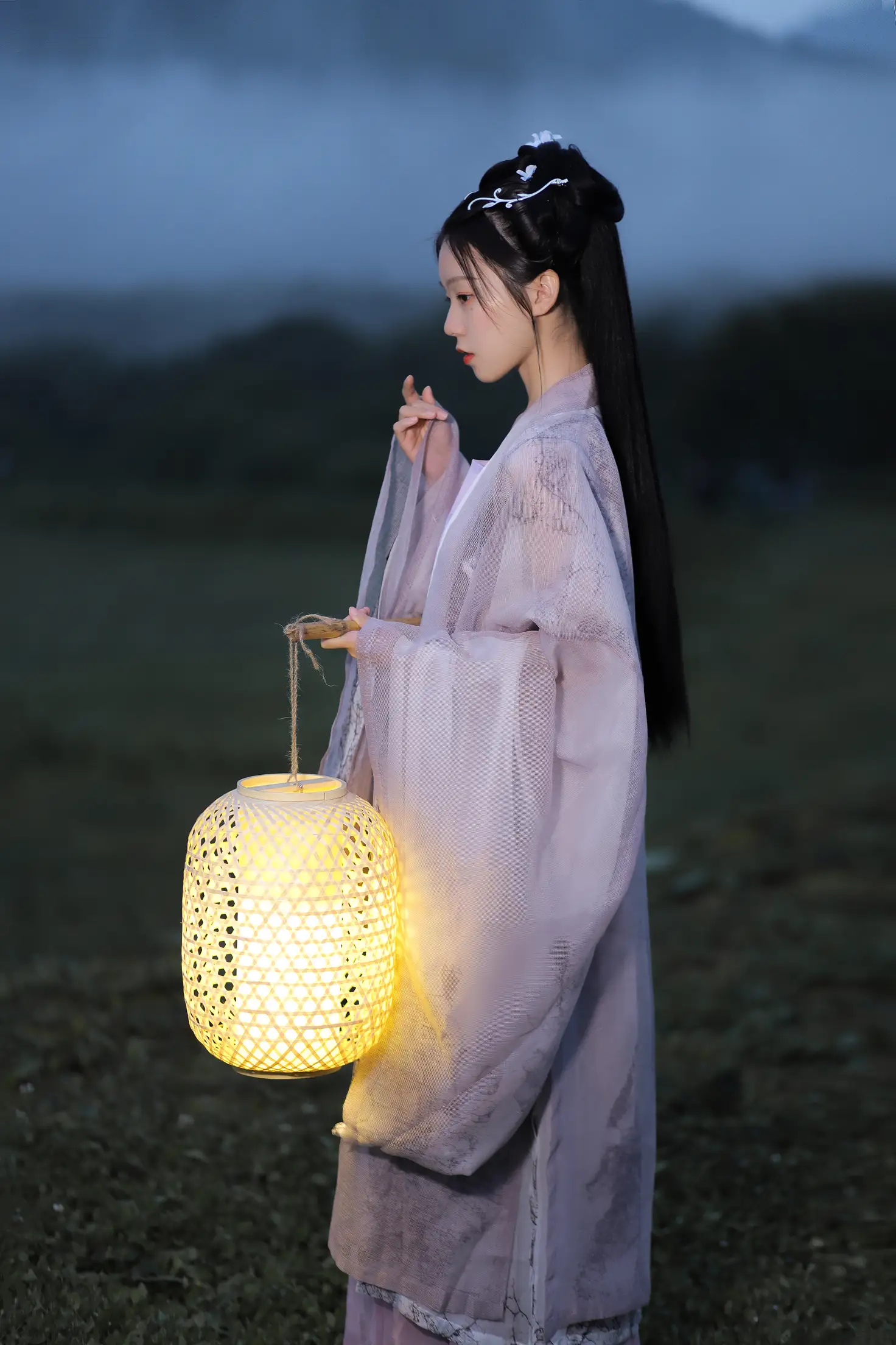 [YITUYU] 2022.02.05 Vol.753 – Hold a lantern to illuminate the rivers and mountains A sweetheart#[22P]-21